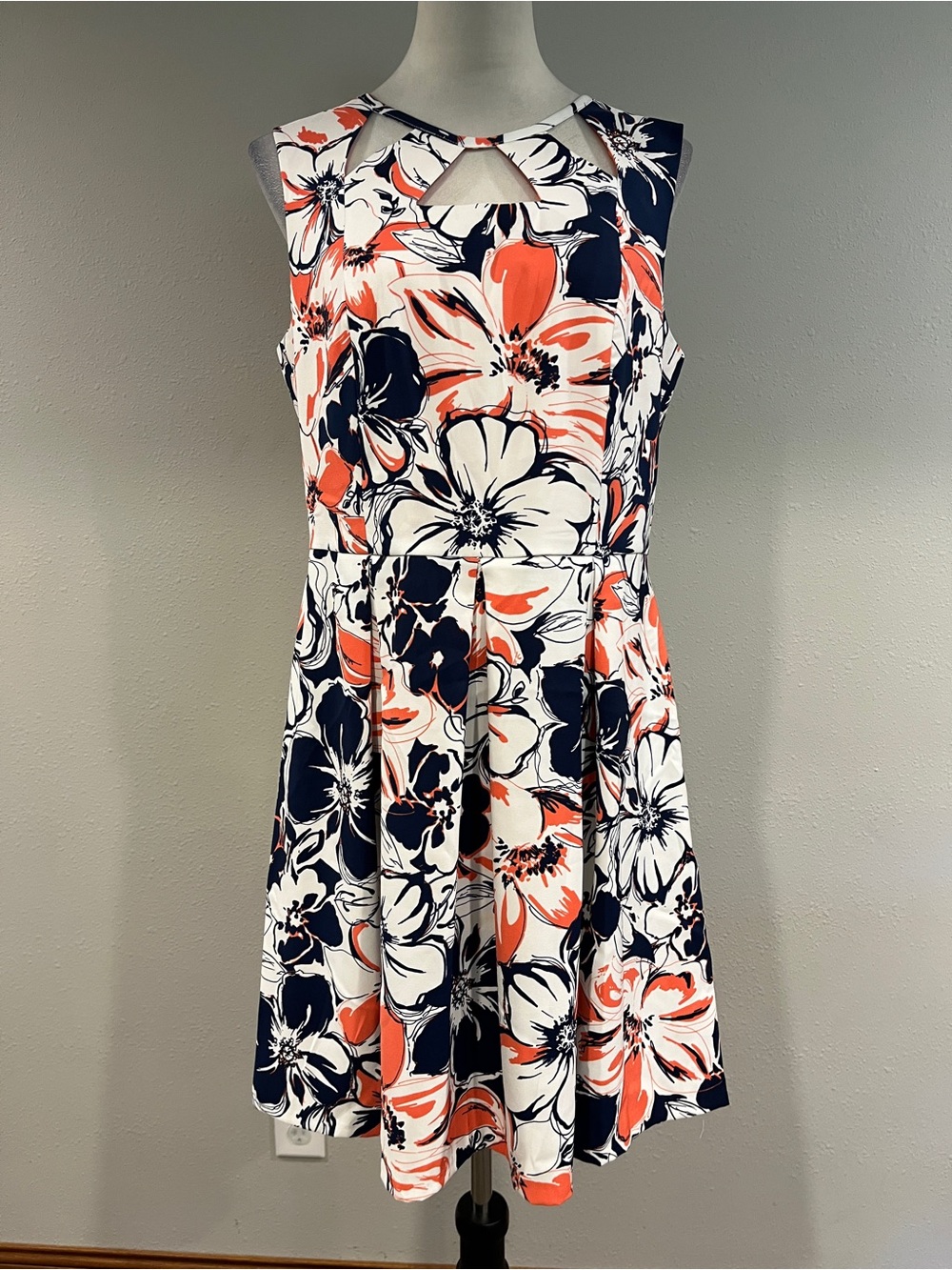 DressBarn sleeveless Floral Fit & Flare‎ mini Dress size 12